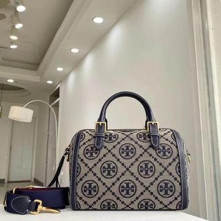 (Category: ) located in . Submitted by Authentic_Branded_Bags (Listing ID 1465207680, Image 1). Description: .