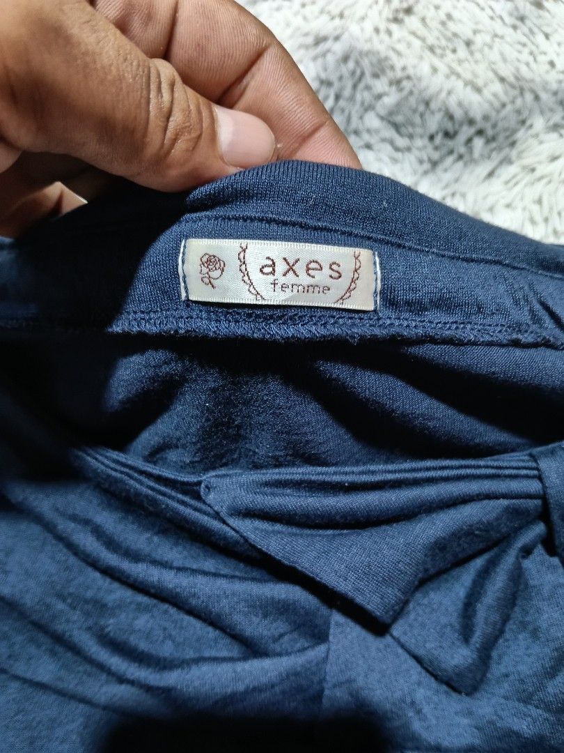 AXES FEMME (Category: Blouses) located in San Carlos City. Submitted by wilburstthriftstore (Listing ID 1465203670, Image 3). Description: Axes femme Size medium W16 | L22 No issue 9.5/10 color rate Excellent condition 👌🏾 ₱350 + sf.