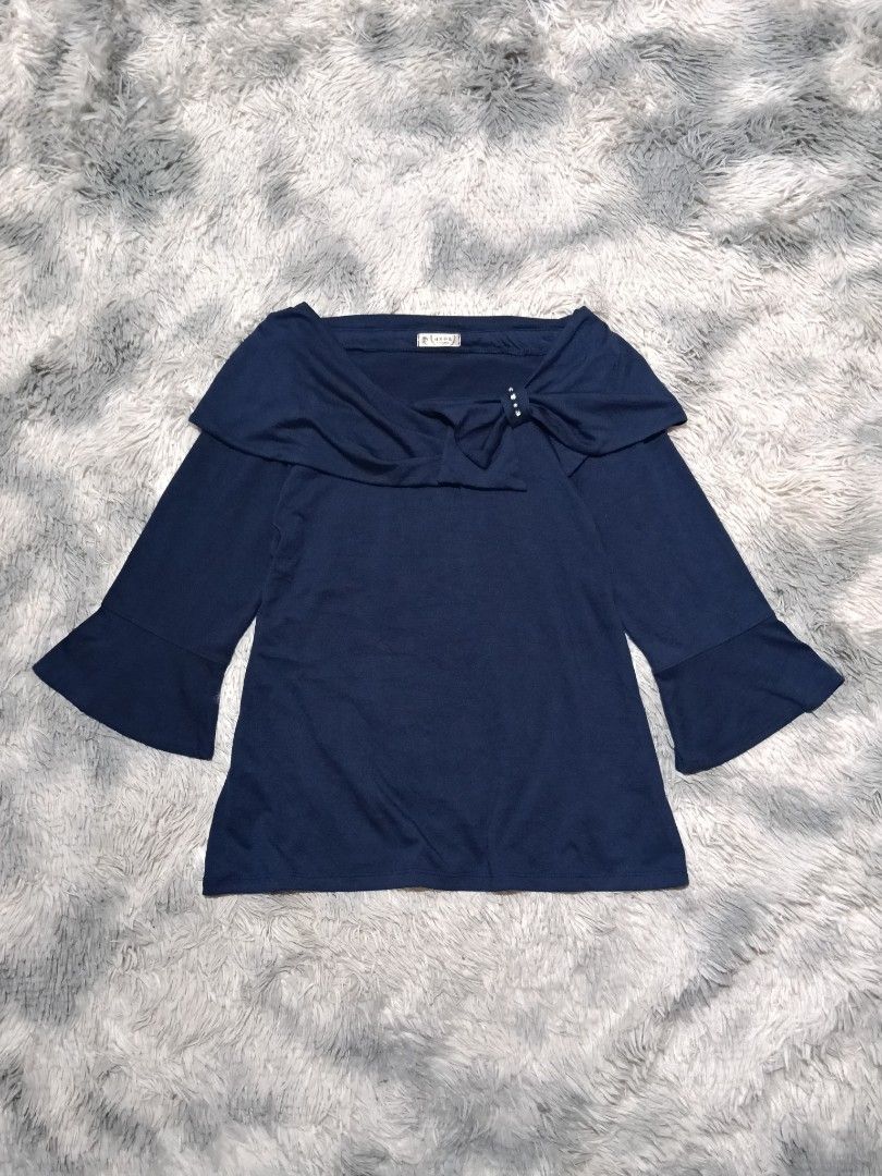 AXES FEMME (Category: Blouses) located in San Carlos City. Submitted by wilburstthriftstore (Listing ID 1465203670, Image 1). Description: Axes femme Size medium W16 | L22 No issue 9.5/10 color rate Excellent condition 👌🏾 ₱350 + sf.