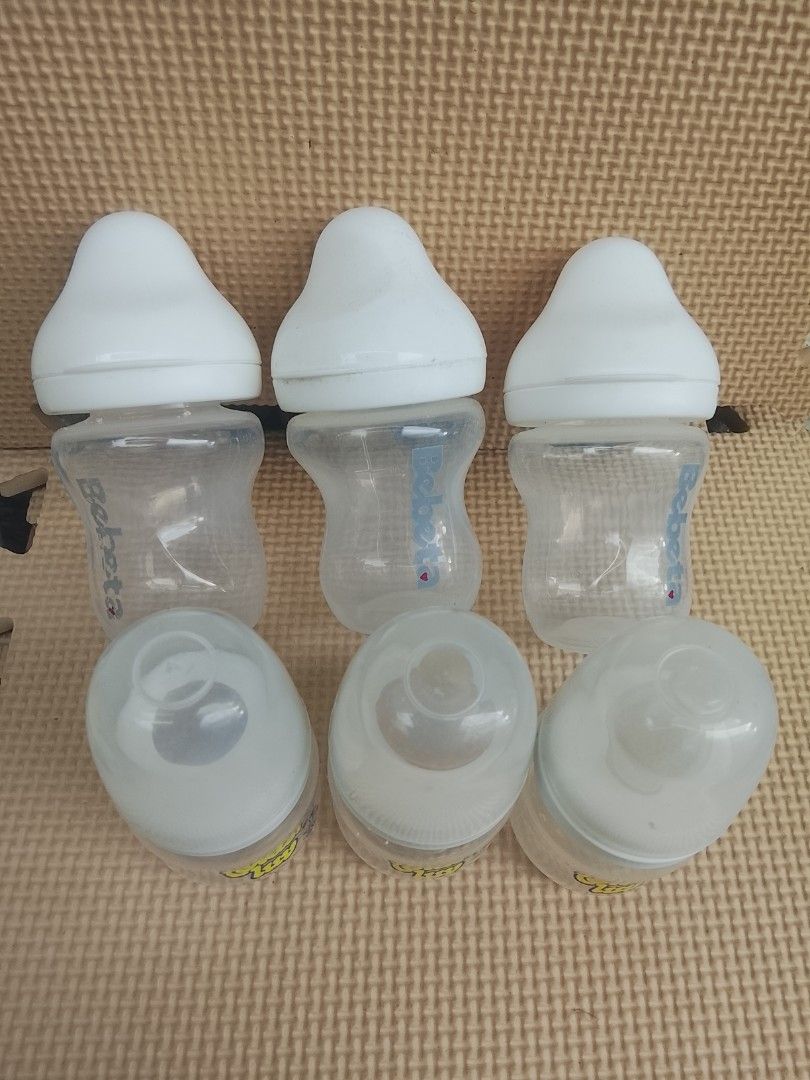 Baby Bottles (Category: Breastfeeding & Bottle Feeding) located in Muntinlupa City. Submitted by JapanItemsOnTheGo (Listing ID 1465241822, Image 1). Description: Bebeta baby bottles 3oz Tender luv bottles 2oz.