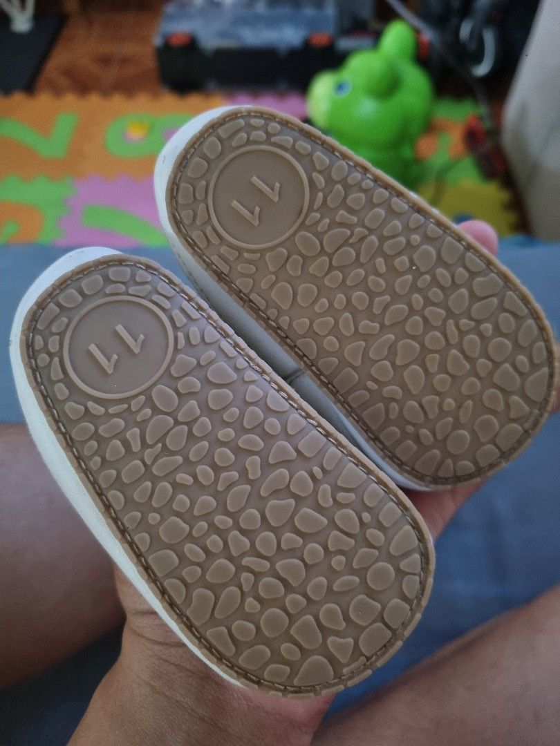 Baby Shoes 6-12m (Category: Other Babies Going Out Needs) located in Manila. Submitted by beblips (Listing ID 1465224906, Image 3). Description: .