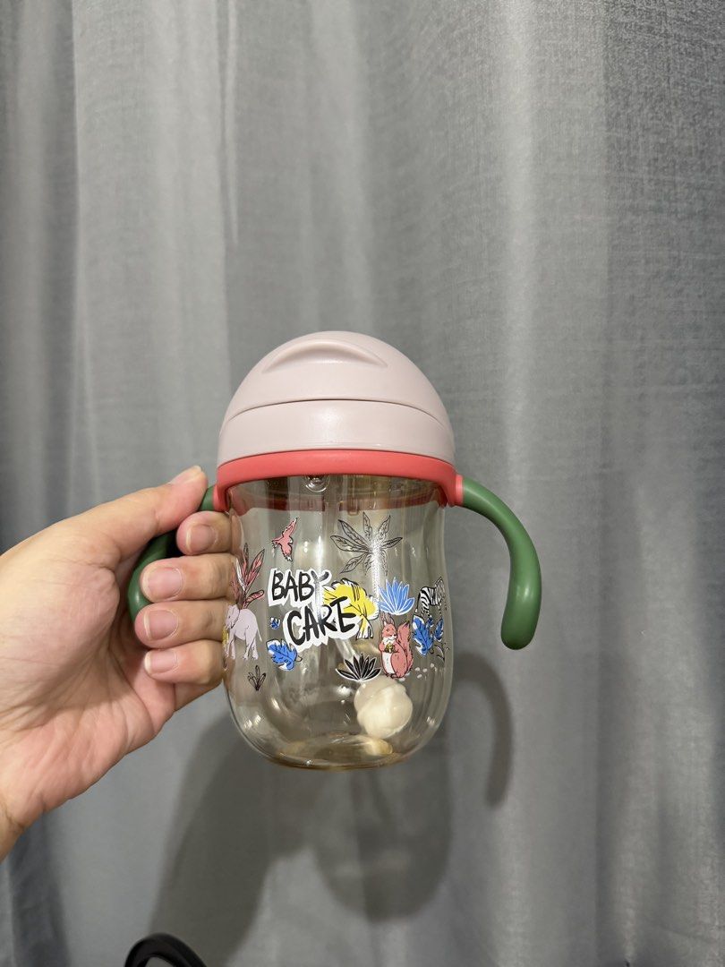 Babycare Sippy Cup (Category: Weaning & Toddler Feeding) located in Mandaluyong City. Submitted by rreynax (Listing ID 1465303102, Image 1). Description: New, natapon ko na nga lang box Mas bet ko richell brand, maliit straw 📍bacoor Jnt shipping.