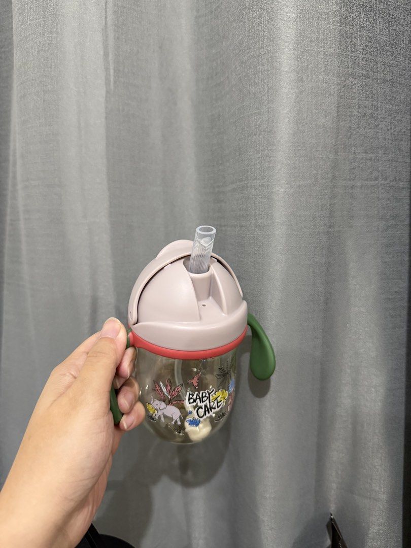 Babycare Sippy Cup (Category: Weaning & Toddler Feeding) located in Mandaluyong City. Submitted by rreynax (Listing ID 1465303102, Image 2). Description: New, natapon ko na nga lang box Mas bet ko richell brand, maliit straw 📍bacoor Jnt shipping.