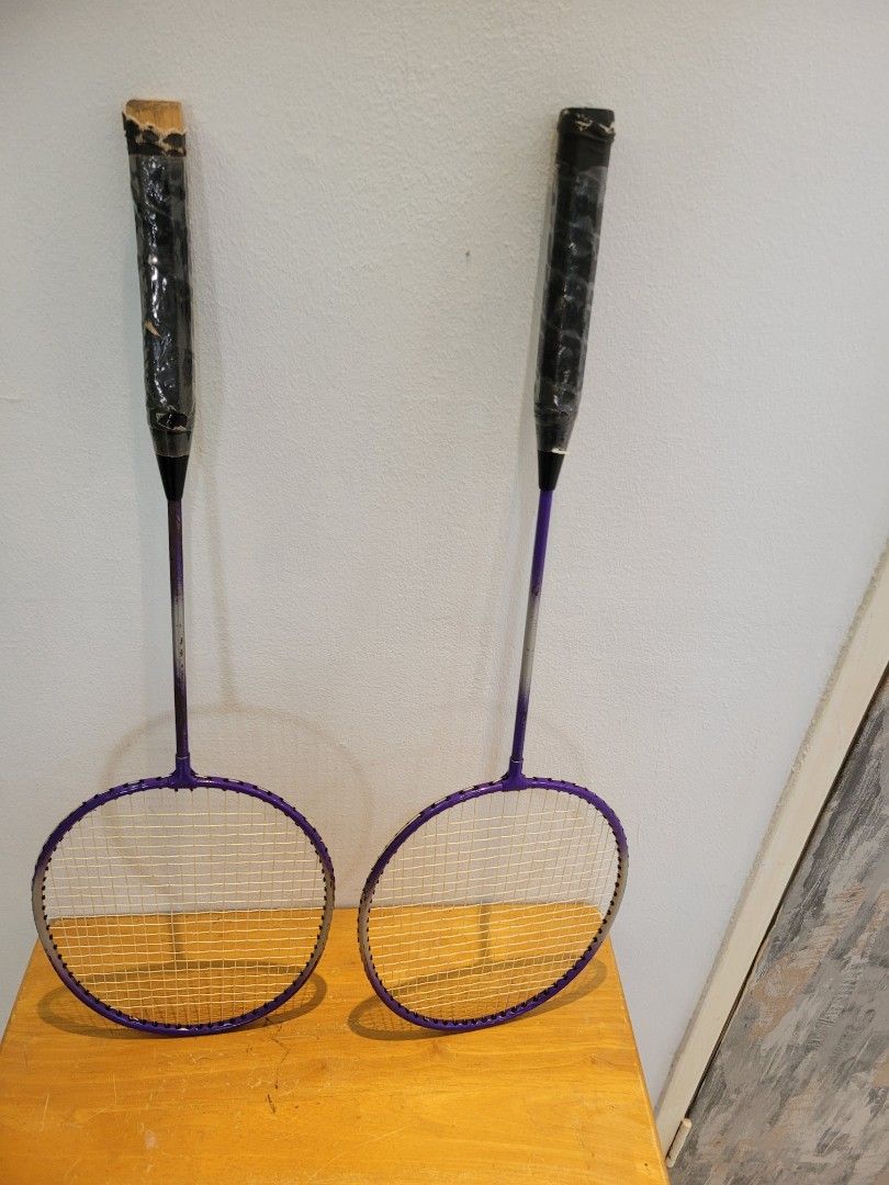 Badminton rackets (Category: Racket & Ball Sports) located in Singapore. Submitted by daffodils7 (Listing ID 1465202808, Image 4). Description: Badminton rackets. Both $8..