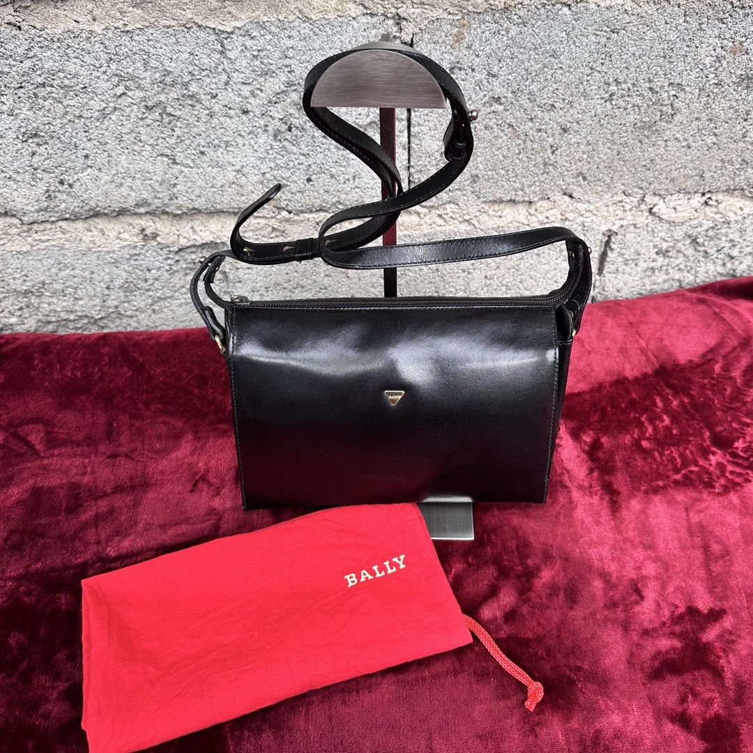 BALLY Smooth calf skin Two-Way Bag. (Category: Shoulder Bags) located in Cagayan de Oro. Submitted by kjcartier26 (Listing ID 1465261907, Image 1). Description: Authentic Bally Smooth calfskin Bag. 🇯🇵 - In excellent condition. - With Original Dustbag red. - Adjustable strap, Durable leather. - Has minimal signs of use, Pressmark, Scratches not visible..