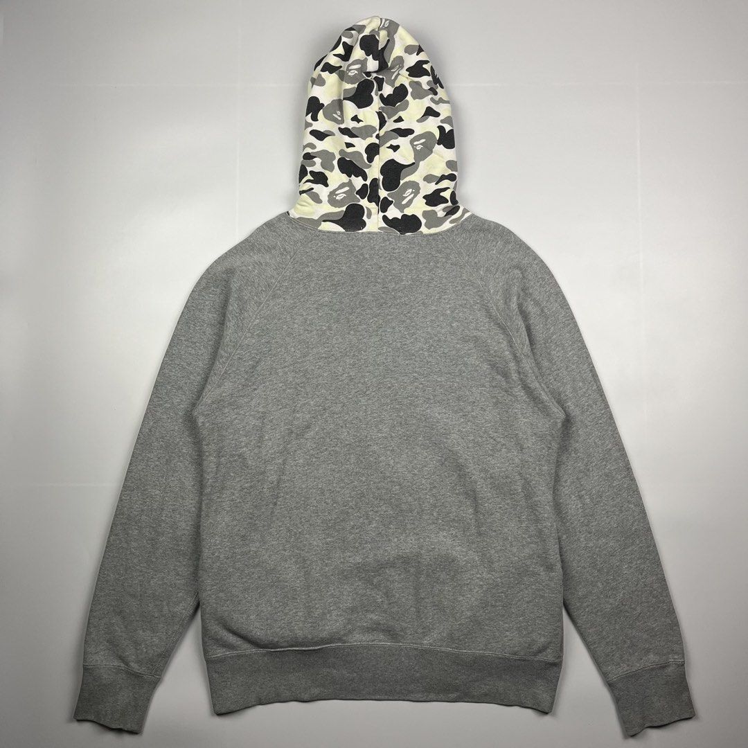 Bape Alienposter Ape Head Pullover Hoodie (Category: Hoodies) located in Puerto Princesa. Submitted by paradise5300 (Listing ID 1465221933, Image 2). Description: Bape Alienposter Ape Head Pullover Hoodie Tagged Size: Large Dimensions Inches length: 28 Inches width: 22.5 Condition: Excellent Color rate: 10 Flaws: None 2,799 shipping fee is not yet included. .