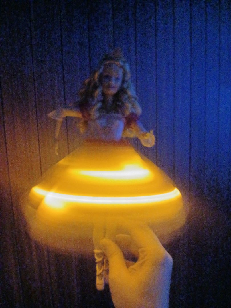 Barbie 12 dancing princess 2006 (Category: Kids Toys) located in Subic. Submitted by frncnjntmr22 (Listing ID 1465376970, Image 3). Description: working genevieve. derek top slight fade. "ignore& pass sa barat at maaarte perpeksyunista lumayas.".