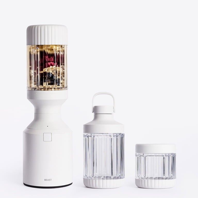 Beast Blender + Hydration System (Cloud White) (Category: Other Kitchenware & Tableware) located in Quezon City. Submitted by gingermanansala (Listing ID 1465305169, Image 1). Description: Key Features & Specifications • Motor & Performance: Features a 1000-watt, 18,000 RPM motor equipped with thermal safety shut-off and an automatic 1-minute timed blending cycle. • Design & Interlock: Utilizes an electronic interlocking safety system and a camer