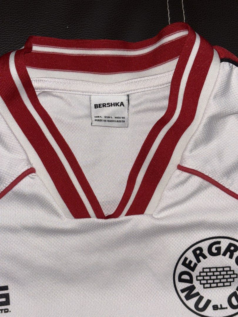 Bershka Jersey (Category: Tshirts & Polo Shirts ) located in Quezon City. Submitted by chellecdngn (Listing ID 1465232761, Image 2). Description: Price is negotiable but no low ballers pls, just send me your offers No WW, bought from SM North Size L MENS IN .
