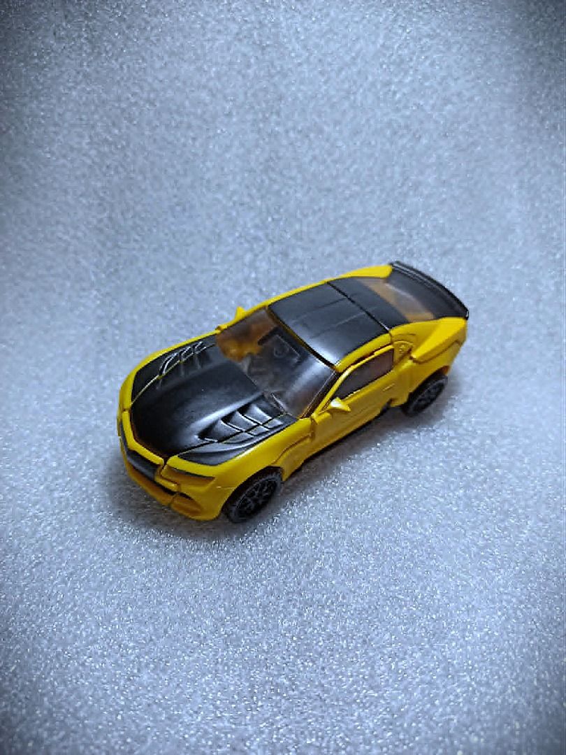 BIB TLK PREMIER BUMBLEBEE Deluxe Class Hasbro Autobot Transformers (Category: Kids Toys) located in Pasay City. Submitted by Chariselyn (Listing ID 1465356106, Image 1). Description: BIB TLK PREMIER BUMBLEBEE (1,800+sf) Deluxe Class Hasbro Autobot Transformers Series: Movie - Transformers: The Last Knight, 2017 Scale: 6 inches Stock: 1 Condition: 10/10 Issues: 0 Accessories: complete Mode of Payment: GCash or through your rider Shipping options: 