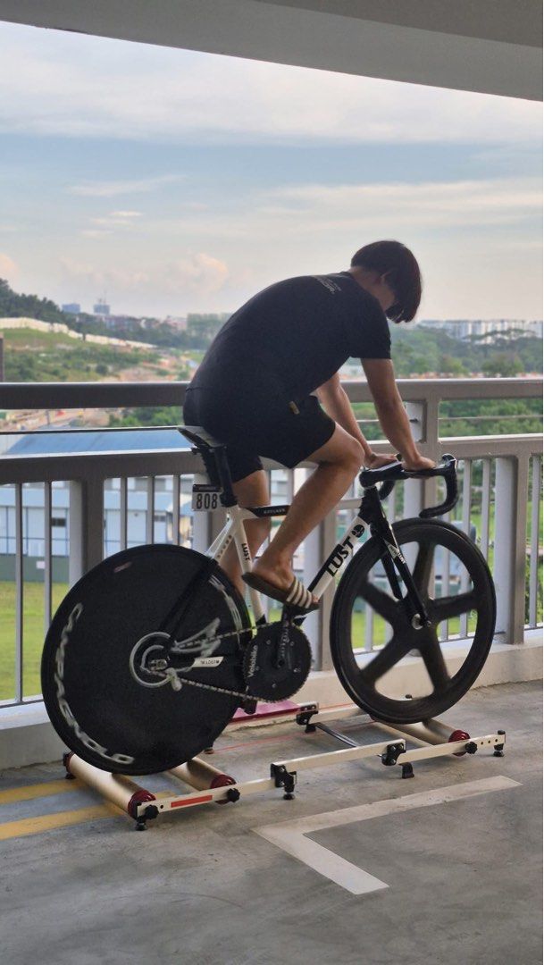 bicycle Rollers WTS (Category: Cardio & Fitness Machines) located in Singapore. Submitted by tiktok808 (Listing ID 1465224708, Image 3). Description: used for 1 week have been sitting in my room bought $120 brand new selling $80 no problems at all works wonders.