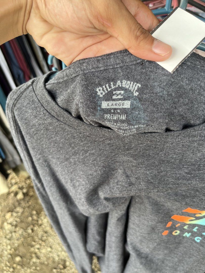 Bilabong sweater (Category: Coats, Jackets and Outerwear) located in Maasin. Submitted by javier_ken (Listing ID 1465201853, Image 2). Description: Plus shipping fee Good as new condition💯 No issues✅ Loc.Liloan Southern leyte,Visayas📌 Courier: Jnt🚚 Direct message if interested📩.