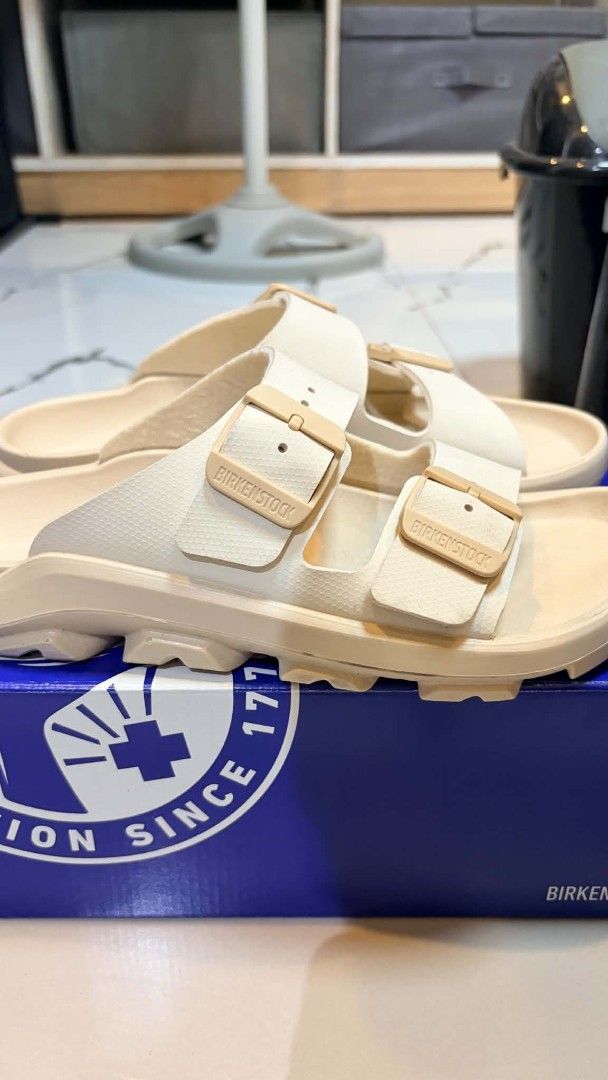 Birkenstock Mogami Terra Stealth 2-Strap Apex Eggshell Size 40 (Category: Slippers & Slides) located in Imus. Submitted by alecsssss (Listing ID 1465201050, Image 2). Description: - Model: Birkenstock Mogami Terra - Colorway: Apex Eggshell - Size: 40 Regular Fit - Design: Dual-strap with adjustable buckles - Features: Water-resistant, rugged outsole built for the outdoors - Inclusions: Original blue box included.
