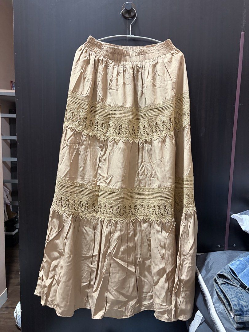 BKK Midi Beige Skirt (Category: Skirts) located in Taguig. Submitted by house_of_petite (Listing ID 1465307172, Image 3). Description: Hindi ko pa nagamit. Brand new without tag From bkk pasabuy.