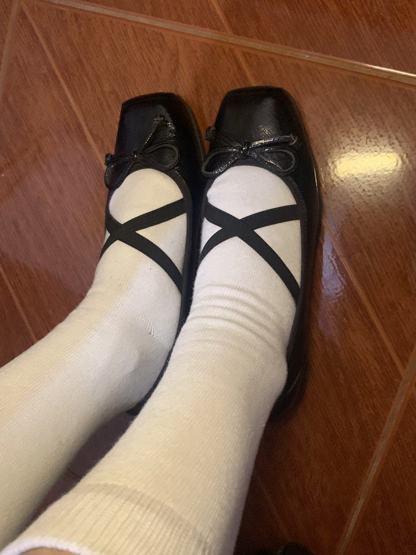Black Ballet Flats with Cross Straps and Bow (Category: Flats & Sandals) located in Marikina City. Submitted by elaibajen80680 (Listing ID 1465195207, Image 1). Description: STACCATO Ballet flats Original price: 9k Only used for 2 years but quality is still great. Theres a small damage but very unnoticeable. Pm to see. Negotiable..