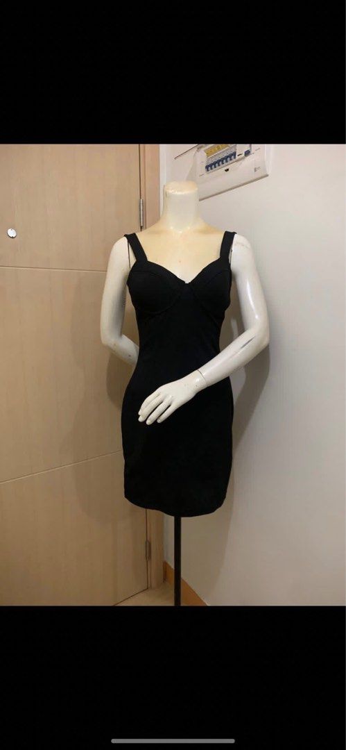 Black dress (Category: Dresses) located in Manila. Submitted by spaceshop12345 (Listing ID 1465309019, Image 1). Description: .