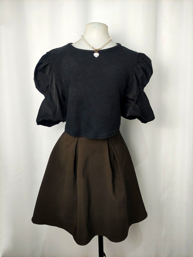 Black Puff Sleeve Blouse Top (Category: Blouses) located in Caloocan City. Submitted by happystar.e0dc1b (Listing ID 1465199766, Image 2). Description: ⚠️PLEASE CLICK THE IMAGE TO SEE THE SIZE⚠️ FB PAGE: IPPEUNI AGASSI Location: Caloocan City ❌ No haggling ❌ No when worn ❌ No "more pics" ❌ No flaws, unless stated ❌ Request for specific measurements of neck, arm, shoulder etc will not be entertained.