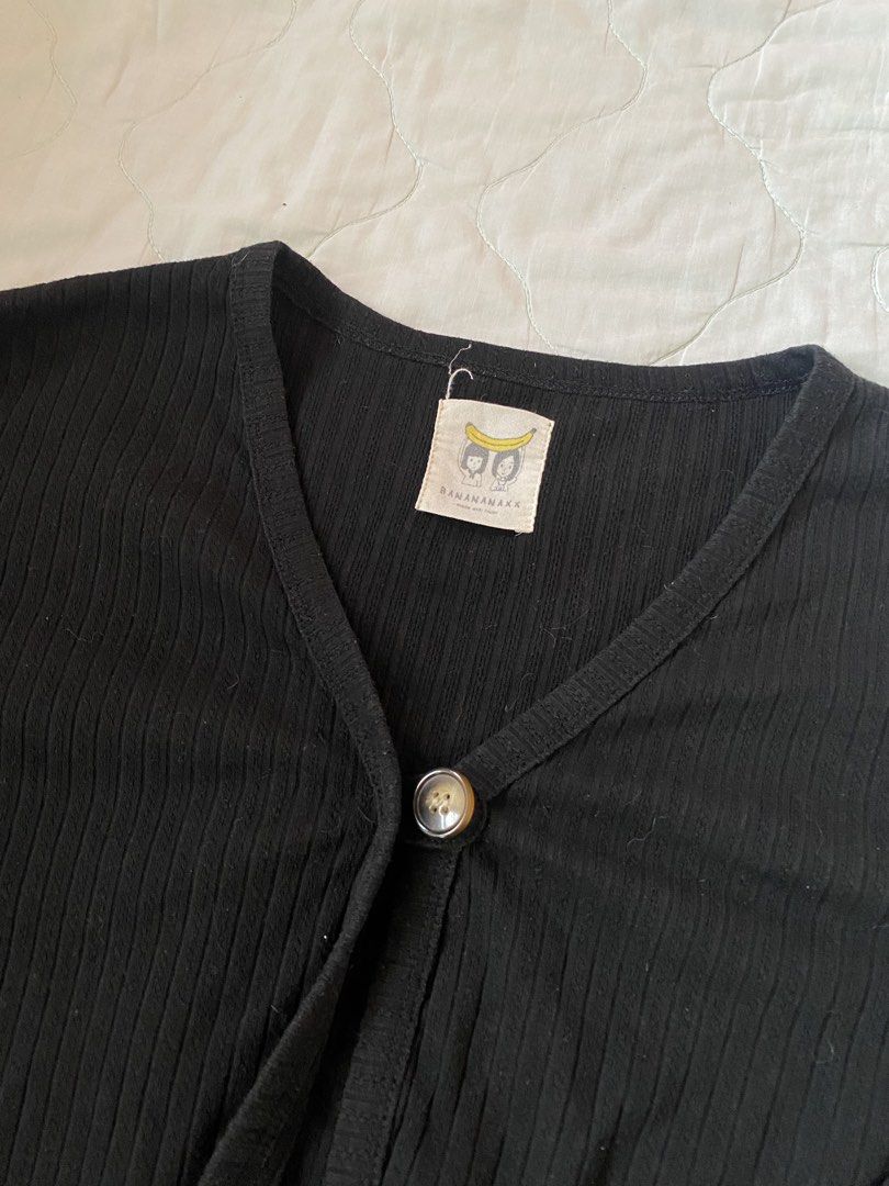 Black Ribbed Cardigan (Category: Coats, Jackets and Outerwear) located in Quezon City. Submitted by viacb (Listing ID 1465261299, Image 2). Description: mop: gcash mod: jnt/lalamove *location: quezon city.