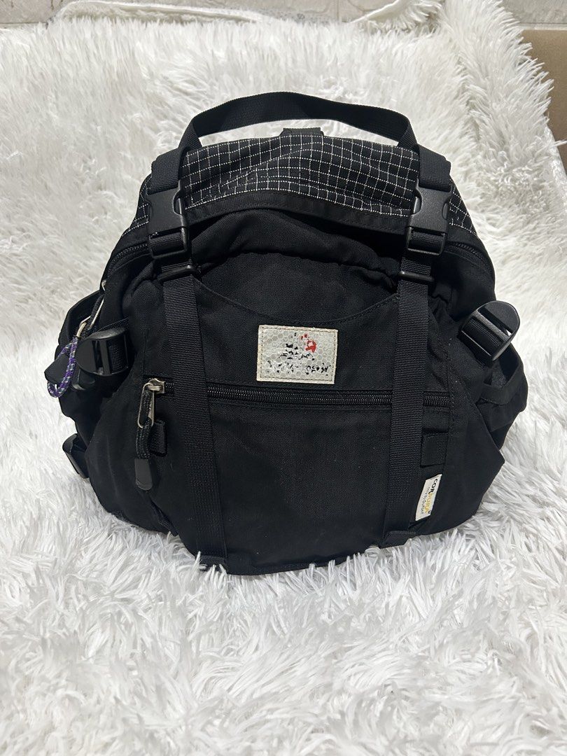 Black Utility Bag by Sole Trek (Category: Backpacks) located in Pasig City. Submitted by minminreyn (Listing ID 1465372895, Image 1). Description: Faded lang ang logo pero ang mismong bag is constructed with durable Cordura only by Dupont Fabric Pang Hiking 🥾 Pang Trekking trekking 🧗 Pang Motor 🏍️ Pang Bike 🚴 Medium backpack From Korea Libre lang pa flex Cavite Jnt or Lalamove Qc Meet up/ Lalamove Siena College of Qc (Sunday Only(.