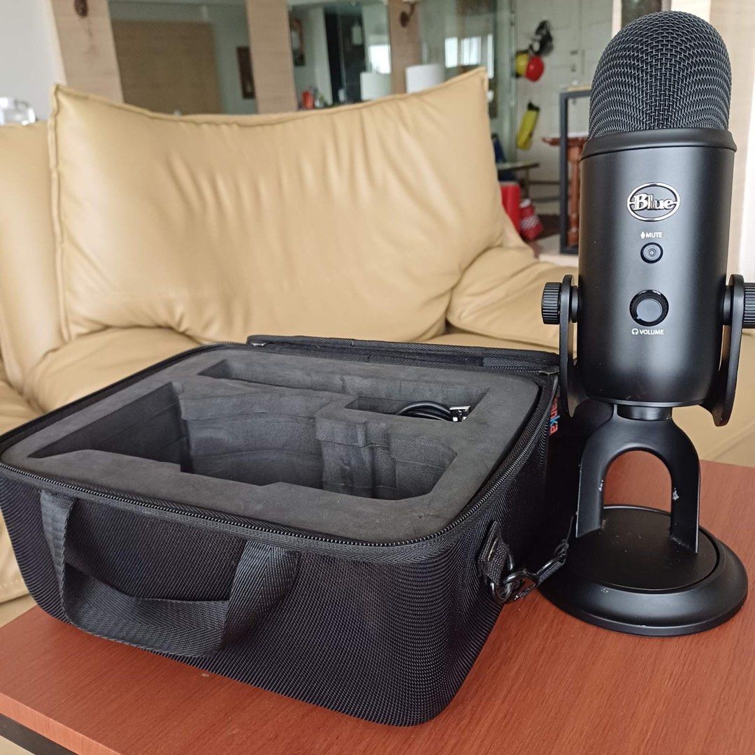 Blue YETI USB condenser microphone with original container bag (Category: Microphones) located in Manila. Submitted by er_mugz11 (Listing ID 1465185506, Image 1). Description: Blue YETI USB condenser microphone with original container bag @ 4,500.