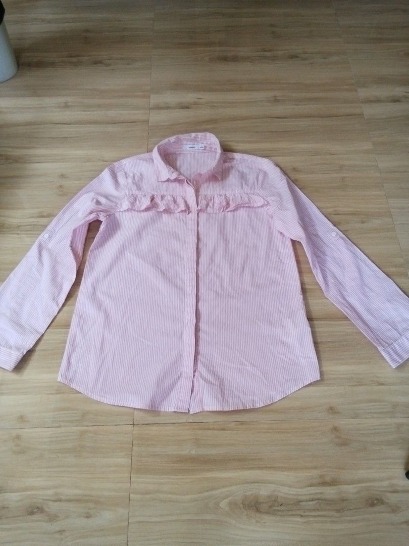 Bossini pink stripe long sleeve (Category: Longsleeves) located in Calasiao. Submitted by alluringvenus.thriftshop (Listing ID 1465216668, Image 2). Description: very good condition brand new never been used from 🇺🇲 Package size Small.