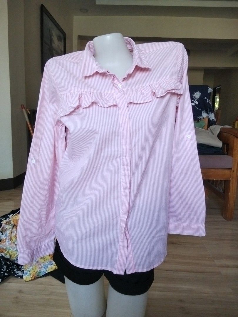 Bossini pink stripe long sleeve (Category: Longsleeves) located in Calasiao. Submitted by alluringvenus.thriftshop (Listing ID 1465216668, Image 1). Description: very good condition brand new never been used from 🇺🇲 Package size Small.