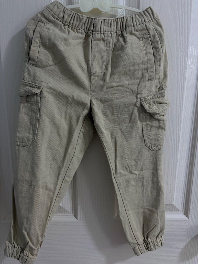 Boys Jogger pants (Category: Babies & Kids Fashion) located in Taguig. Submitted by aileenraymnd (Listing ID 1465267650, Image 1). Description: Used once Brand: little rebel (walmart) Size 4 .