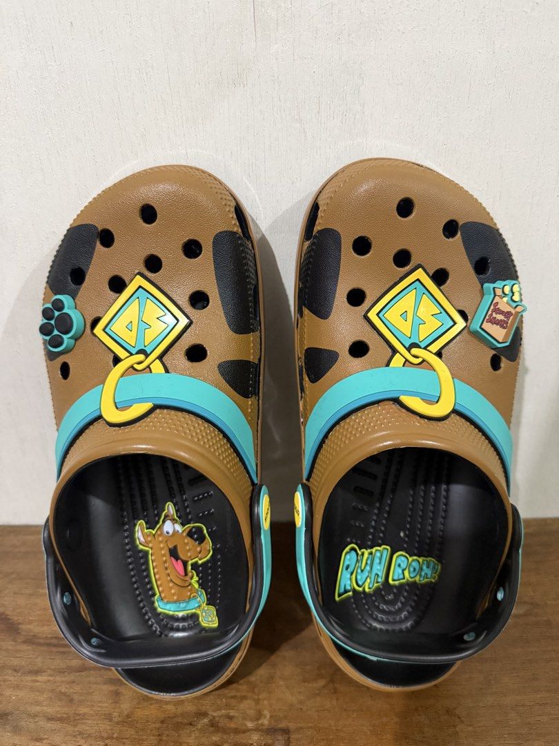 [BRAND NEW] Crocs Scooby-Doo (Size M5 W7) (Category: Casual Shoes) located in Bacoor. Submitted by jarciatrading (Listing ID 1465306055, Image 1). Description: brand new from the us size: men’s 5 women’s 7 no box - can provide replacement box .