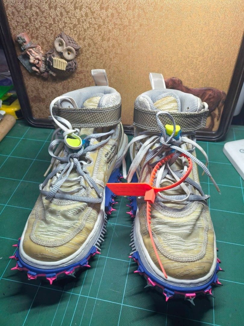 Branded Shoes (Category: Sneakers) located in Cebu City. Submitted by dudes_villanueva (Listing ID 1465177437, Image 1). Description: Branded Shoes. Preloved in Like New Condition 📌 Lens nyo nalang ang details. See all pics of overall condition. All sales are final, and non-refundable. Size : US 6.5. EU 39.
