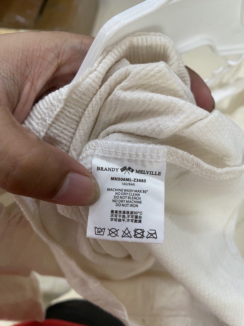 brandy merville (Category: Longsleeves) located in Manila. Submitted by vizcarrach03925 (Listing ID 1465185455, Image 3). Description: .