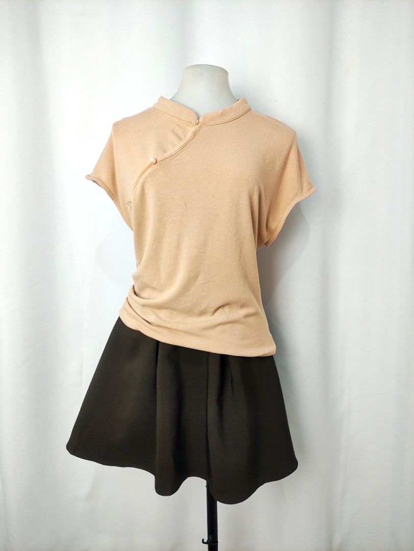 Brown Blouse (Category: Blouses) located in Caloocan City. Submitted by happystar.e0dc1b (Listing ID 1465203764, Image 2). Description: ⚠️PLEASE CLICK THE IMAGE TO SEE THE SIZE⚠️ FB PAGE: IPPEUNI AGASSI Location: Caloocan City ❌ No haggling ❌ No when worn ❌ No "more pics" ❌ No flaws, unless stated ❌ Request for specific measurements of neck, arm, shoulder etc will not be entertained.