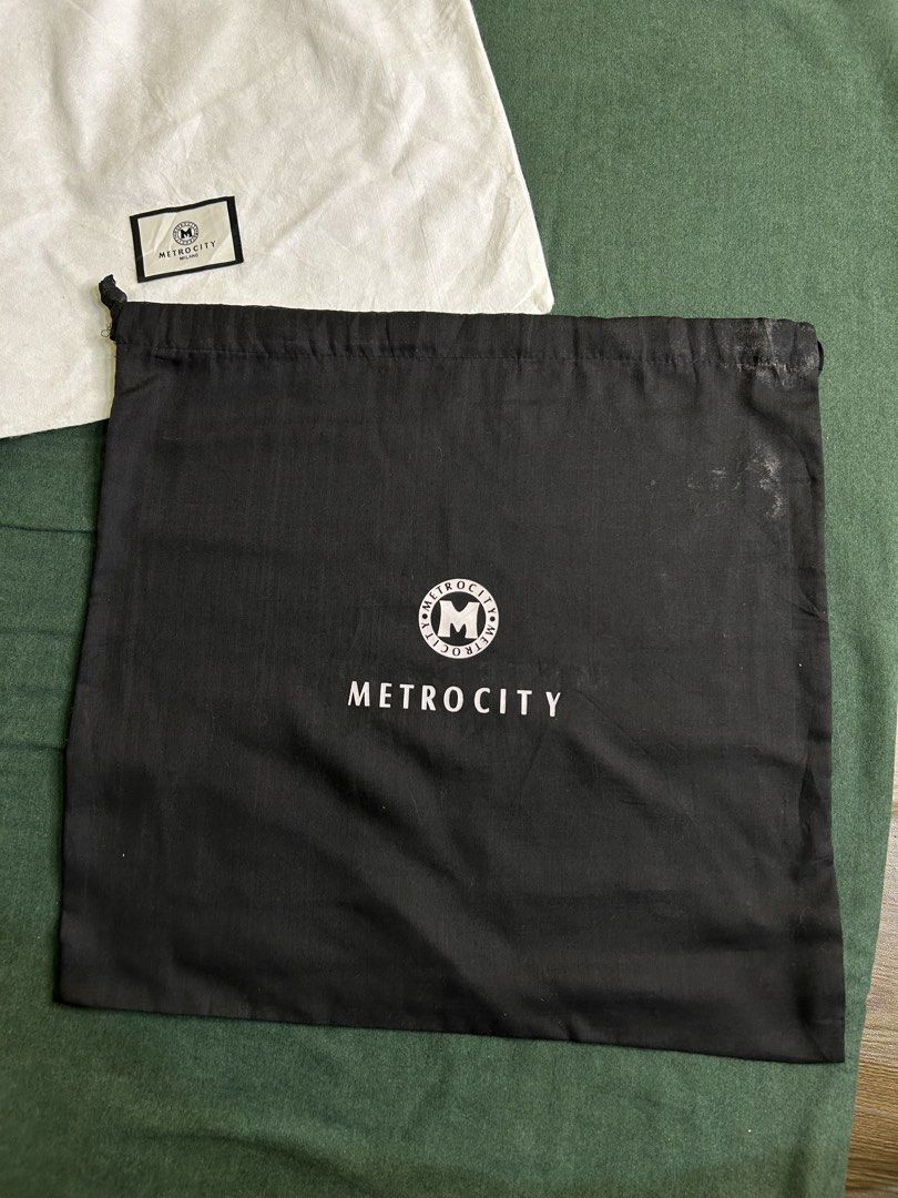 BUNDLE METROCITY DUST BAG (Category: Purses & Pouches) located in General Santos City (Dadiangas). Submitted by grasya_12 (Listing ID 1465323897, Image 3). Description: Details posted Minima signs of usage (need wash).