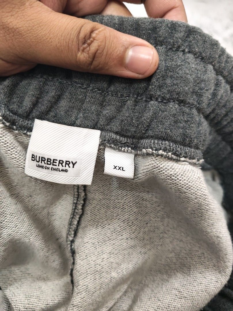 Burberry Cotton Short (Category: Shorts) located in Cabadbaran. Submitted by jem1124 (Listing ID 1465203787, Image 3). Description: 32-36 waistline 23.5 length excellent condition No issue.