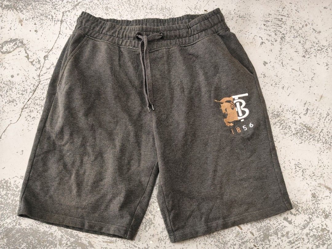 Burberry Cotton Short (Category: Shorts) located in Cabadbaran. Submitted by jem1124 (Listing ID 1465203787, Image 1). Description: 32-36 waistline 23.5 length excellent condition No issue.