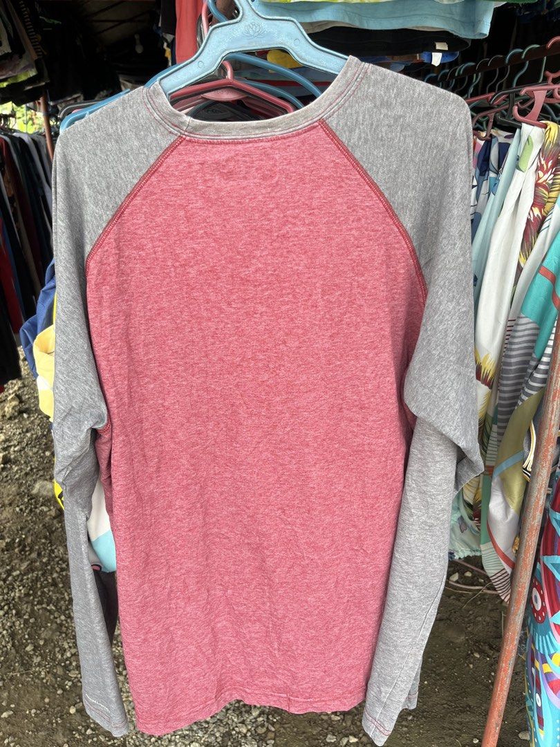Calumbia (Category: Coats, Jackets and Outerwear) located in Maasin. Submitted by javier_ken (Listing ID 1465202130, Image 3). Description: Plus shipping fee Good as new condition💯 No issues✅ Loc.Liloan Southern leyte,Visayas📌 Courier: Jnt🚚 Direct message if interested📩.