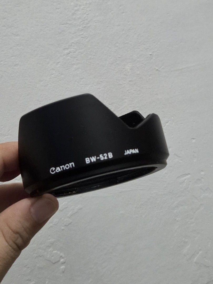 Canon Lens Hood BW-52B (Category: Lens & Kits) located in Manila. Submitted by manilafilmshop (Listing ID 1465183582, Image 1). Description: - Authentic Canon BW-52B lens hood, made in Japan - Comes with original box - Blocks stray light to improve contrast and image quality - Protects your valuable camera lens from accidental impacts - Clean and ready to mount on vintage Canon setups.