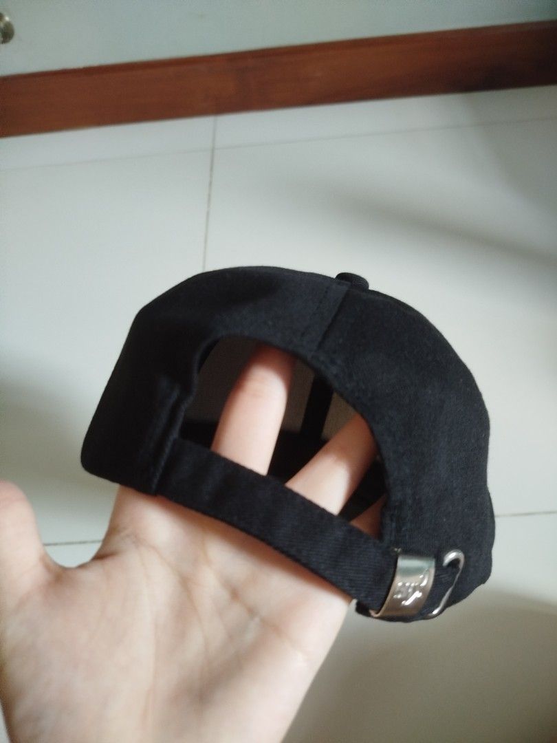 Cap (Category: Caps & Hats) located in Singapore. Submitted by leaning_coffee (Listing ID 1465254753, Image 3). Description: cap design : 29&WILD Suitable for any men and women MESSAGE FOR BUYERS 😃: - Only meetup available ( DM for details ) Payment method : cash , PayPal , paylah , paynow.