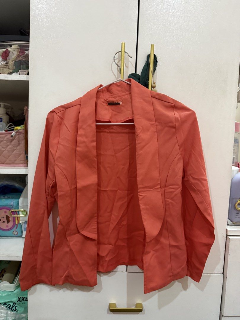 Cardigan Blazer XS (Category: Others Tops) located in Imus. Submitted by mysticstar_f121de (Listing ID 1465208521, Image 1). Description: .