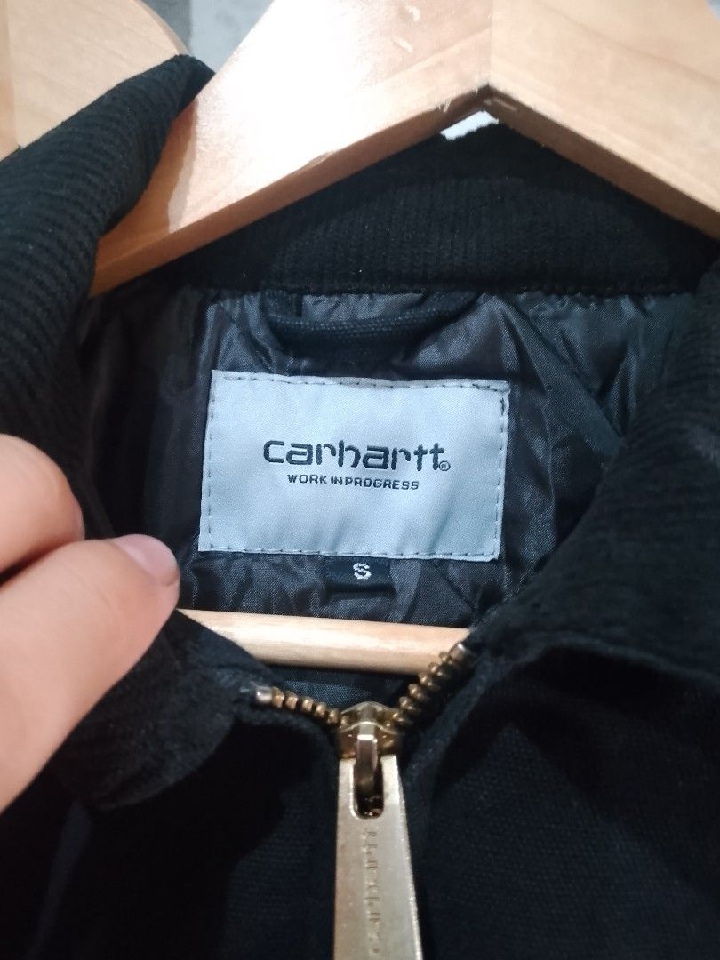 Carhartt (Category: Luxury Apparel) located in Aguinaldo. Submitted by johnpaulro63128 (Listing ID 1465382532, Image 3). Description: very good condition malutong pa. nego price.