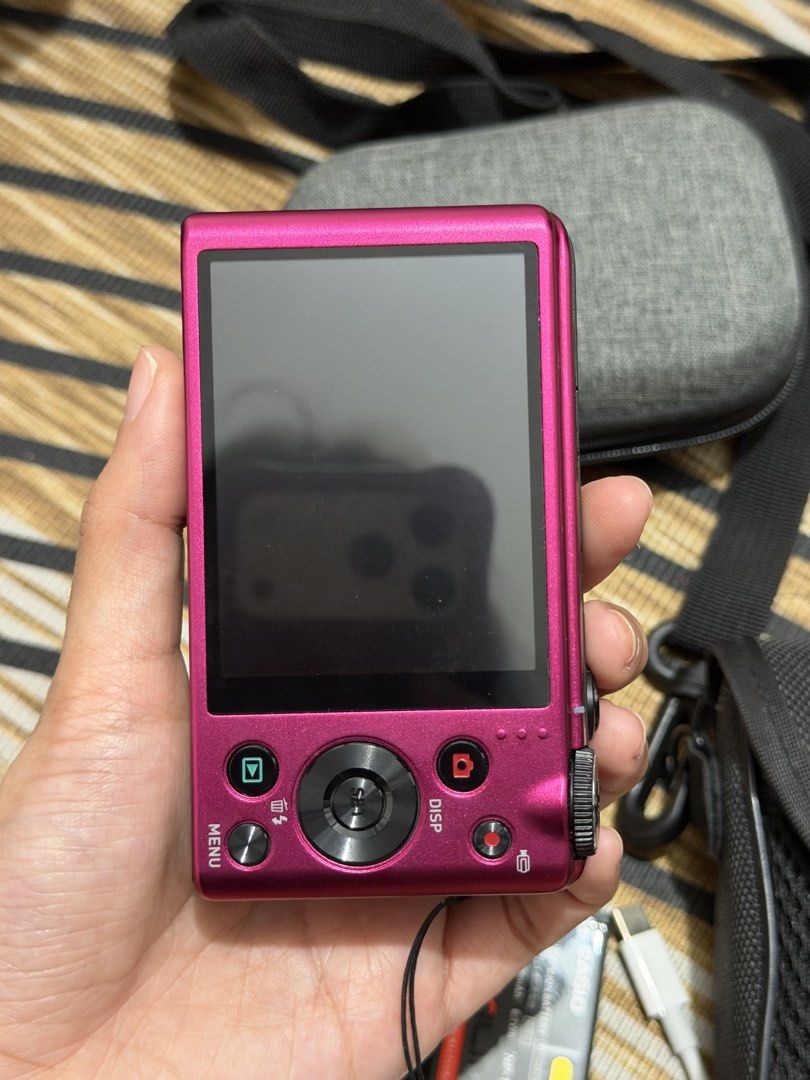 Casio Exilim EX-ZR200 Digital Camera (Category: Cameras) located in Manila. Submitted by _thepursela (Listing ID 1465331597, Image 3). Description: RFS: Rarely used Inclusion: 2 camera pouch/bag 2 Batteries 1 Universal Charger 1 SD card 1 Card reader.