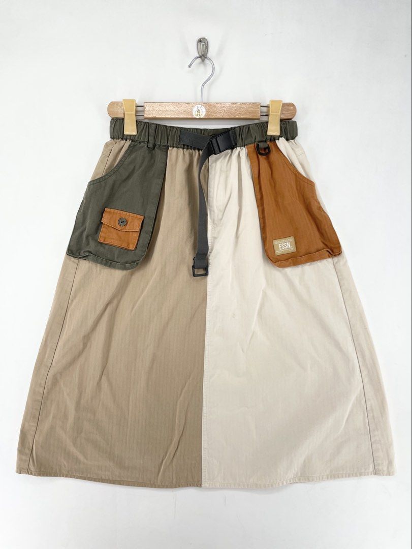 Catalog Color Block Utility Midi Skirt (Category: Skirts) located in Mandaluyong City. Submitted by armrhts (Listing ID 1465343542, Image 1). Description: Size: Medium Dimensions(inches) •Waist/Width : 28"-34" •Hip: 25" •Outseam/Length : 27.5" •Leg Opening: 29.5" Issue/s: Color Bleeding on the back 🥺.