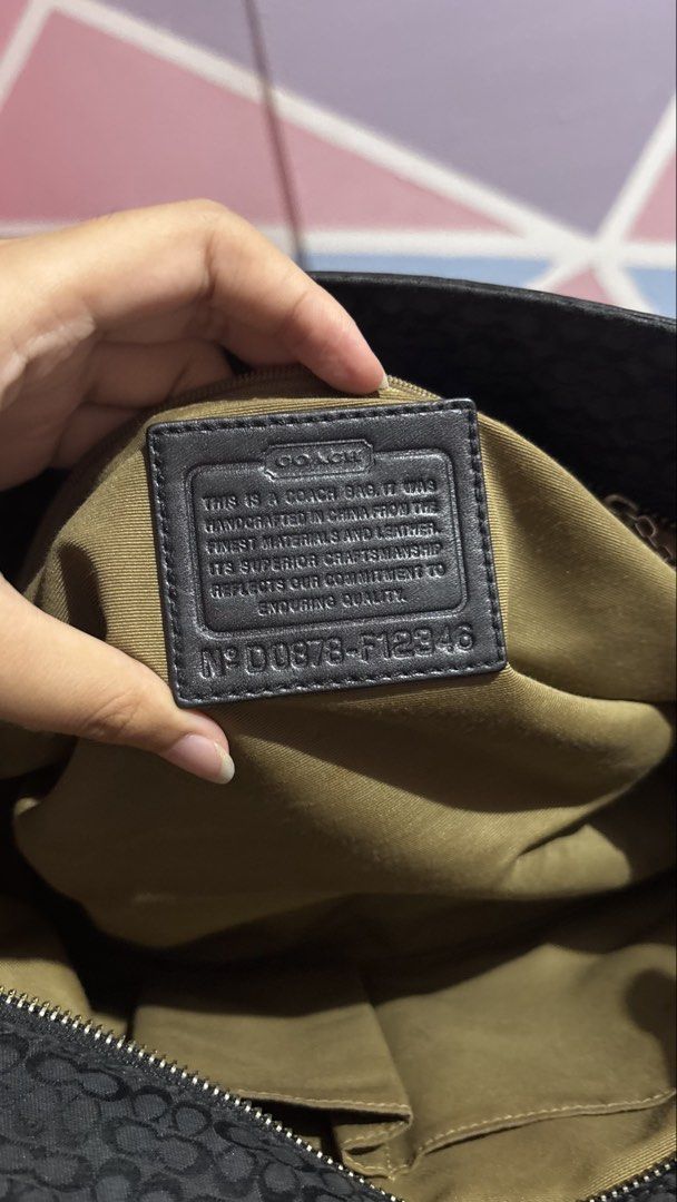 cch monogram tote (Category: Luxury Bags & Wallets) located in Manila. Submitted by purestar_8f0cdf (Listing ID 1465282108, Image 3). Description: 🧺 DECLUTTERING! SELLING LOW! CONDITION: 9/10 • Minimal signs of use • Signs of use on the handle and corners • Canvas needs cleaning • No rubs or tarnishing • No hangtag (lost) 📌 DISCLAIMER: Colors may vary slightly due to lighting. - not for maselan! 📩 DM me for details and inquiries! 💌.