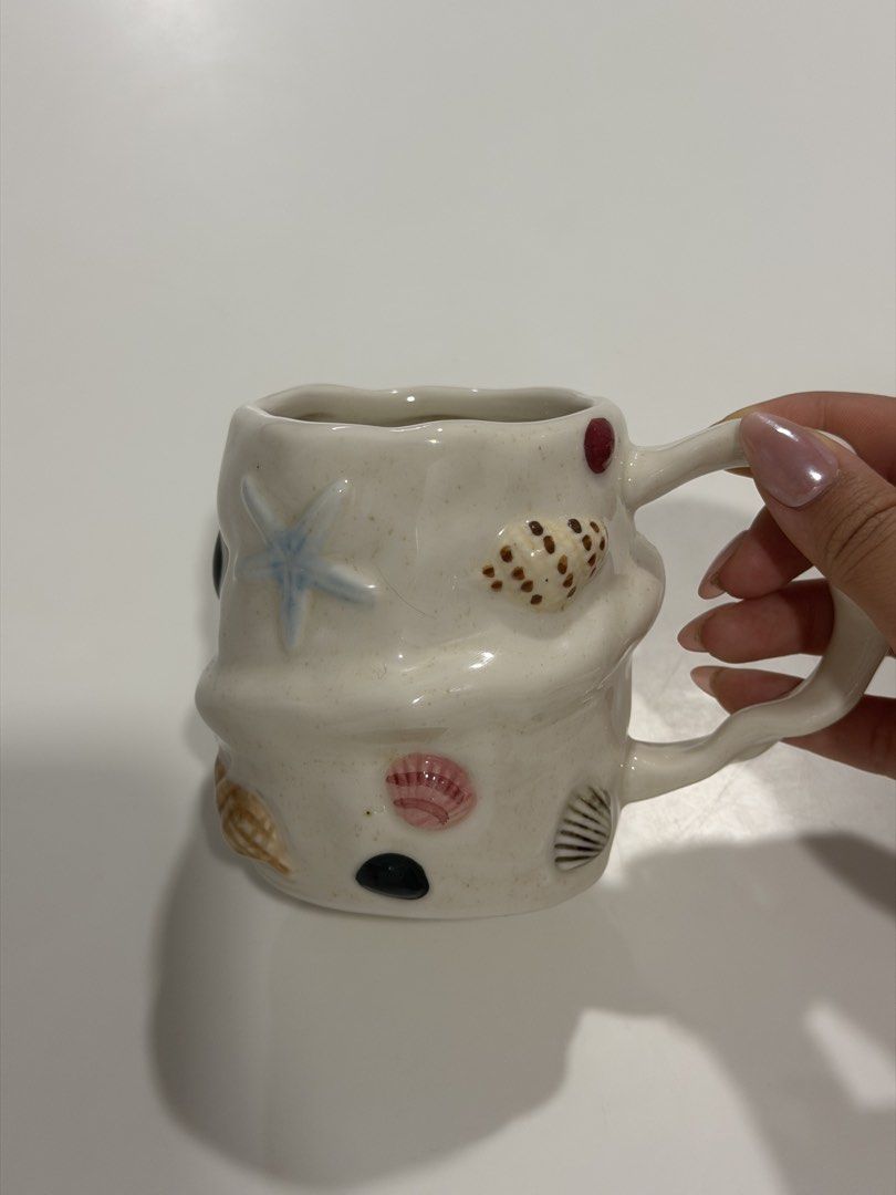 Ceramic Glazed Mug Asymmetrical (Category: Coffee & Tea Tableware) located in Taguig. Submitted by lyzblle (Listing ID 1465303340, Image 1). Description: .