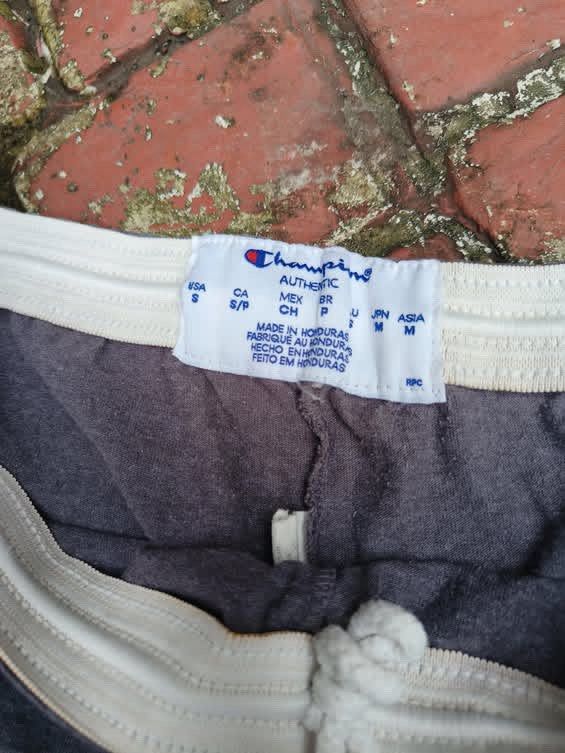 Champion Authentic Grey Shorts Size S (Category: Shorts) located in Manila. Submitted by pick_by_g (Listing ID 1465180594, Image 2). Description: 32x19.
