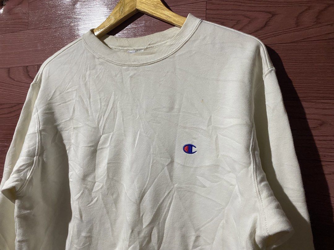 Champion Sweater (Category: Coats, Jackets and Outerwear) located in Polomolok. Submitted by darylbaniq23206 (Listing ID 1465321645, Image 2). Description: “CHAMPION SWEATER” ❤️‍🔥 SIZE: XL ON TAG (22x27.5) DIMENSIONS EXCELLENT CONDITION 9.5/10 COLOR RATE AUTHENTIC/LEGIT NO ISSUES NEED-WASH ONLY SINCE WHITE NAMAN ₱399.