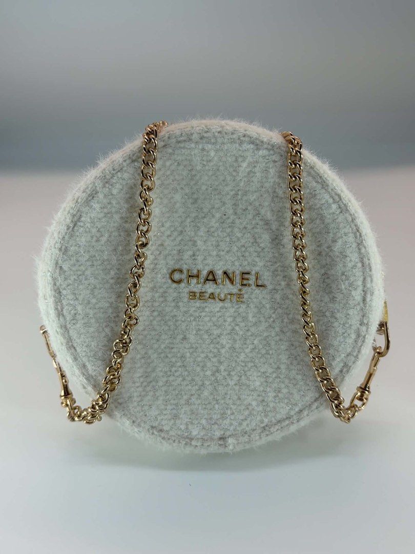 Chanel GWP (Category: Luxury Bags & Wallets) located in Bulacan. Submitted by karisma_noverra (Listing ID 1465179572, Image 1). Description: One piece left.