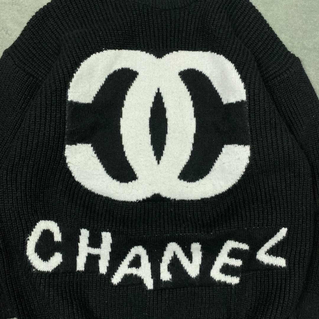 Chanel Knitted Crewneck (Category: Hoodies) located in Imus. Submitted by lsthriftsaig (Listing ID 1465253333, Image 2). Description: Chanel Knitted Crewneck 1 Size tag: None (Fits L) Length: 28 Width: 23 Issue(s): None Condition: 10/10.