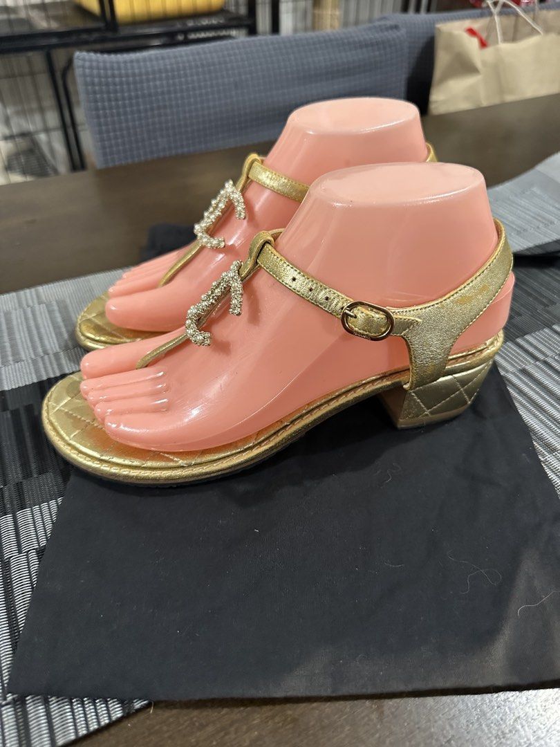 Chanel Mid heels (Category: Flats & Sandals) located in Marikina City. Submitted by georgiaprelovestuff (Listing ID 1465274365, Image 3). Description: size 37 PLEASE READ BEFORE MAKING AN OFFER: 🔹No inclusions since this is preloved 🔹NO to low ballers please 🔹NO meetups due to busy schedule 🔹If you make an offer, please get the item let's not waste each other's time 🔹NO return NO exchange NO cancellation 🔹Please manage your expectation sinc