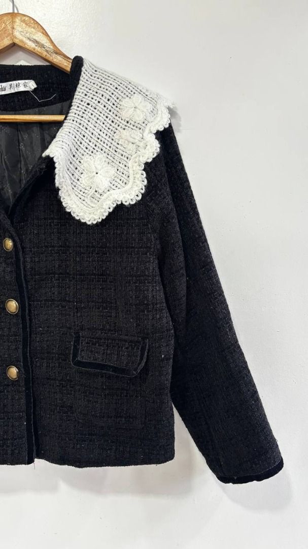 Charcoal Gray Tweed (Category: Coats, Jackets and Outerwear) located in Baguio. Submitted by zakeeyaclo (Listing ID 1465180796, Image 3). Description: Charcoal Gray Tweed S-M ₱280.