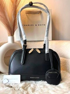 (Category: ) located in . Submitted by preloved.closet2 (Listing ID 1465379092, Image 1). Description: .